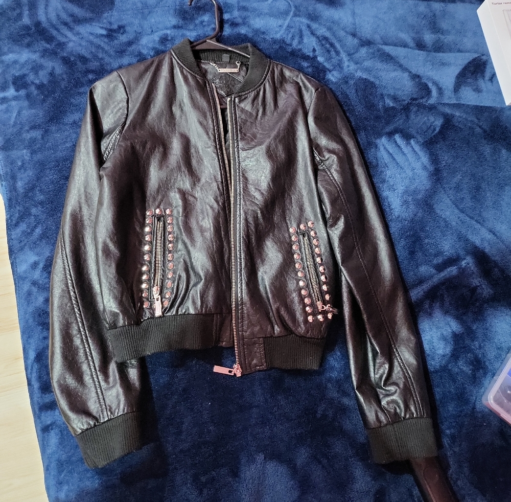 Sleek Black Leather Bomber Jacket with Stud Accents